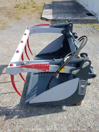 Benne Mailleux Sonarol équipée de 5 dents et 2 vérins hydrauliques