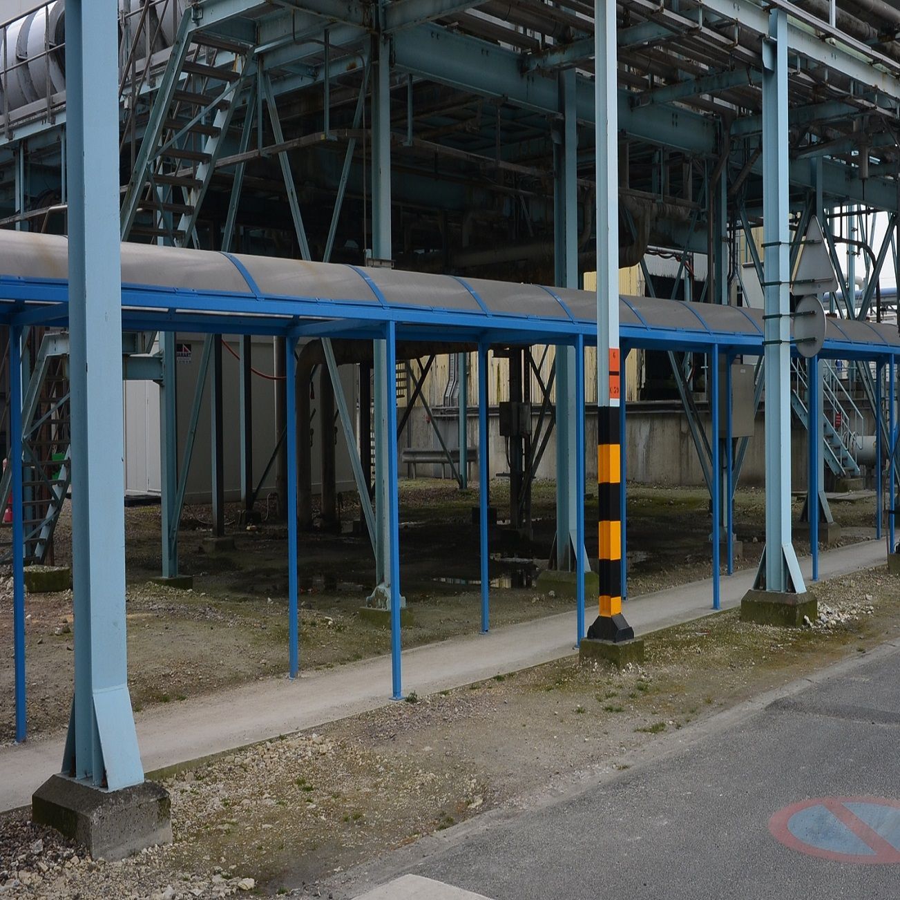 Modèle d'abri piéton avec vitrage SECURIT 6 mm