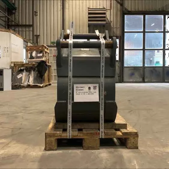 Godet de creuse Egli pour pelle araignée ETL-S 120-600 - OilQuick OQ 65 - Année 2018 - RAL 7043_2