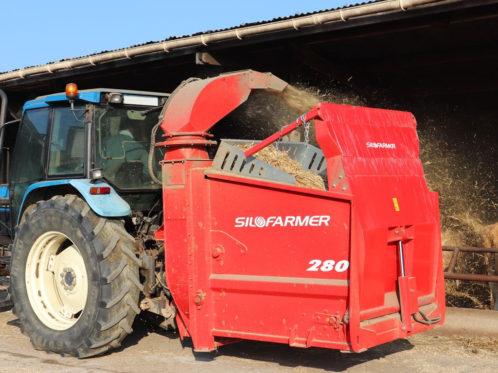 P280 et P300 pailleuses robustes et performantes pour éleveurs