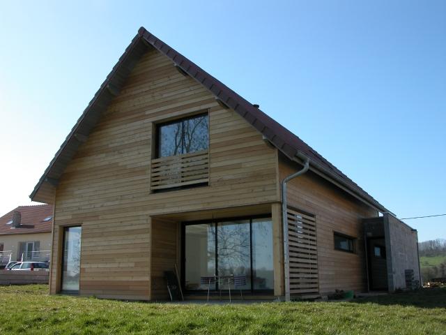 Maison à ossature en bois SARAH - demi-niveaux - toit double pente_0