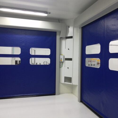 Porte rapide souple industrielle - ZipGO Conveyor - Sécurité avancée et conformité aux normes_2