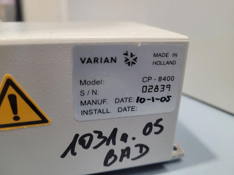 3 autosamplers / passeurs de chromatographe VARIAN / BRUKER CP-8400 pour pièces_2