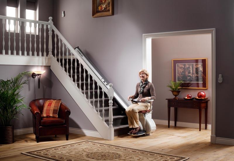 Fauteuil monte-escalier  - intérieur et extérieur, charge 146 kg, vitesse 0.15m/s - Homeglide_2