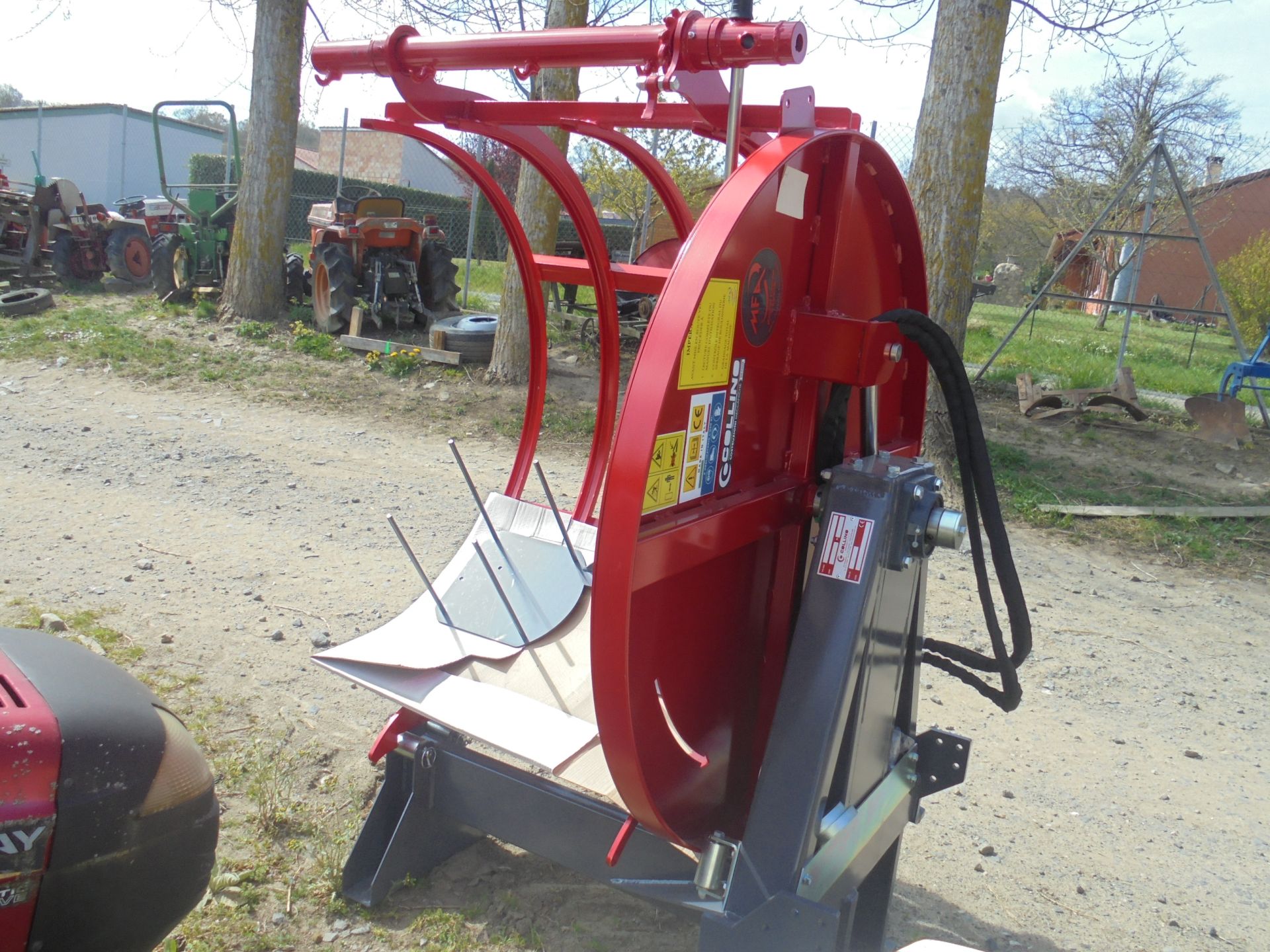 Fagoteuse collino à versement hydraulique_2