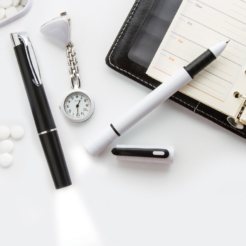 Lampe flash publicitaire en forme de stylo - Livrée avec piles bouton LR41 - Couleur noire_2