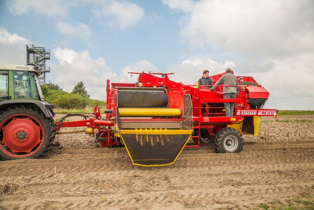 Arracheuse SE75-20 - Grimme France - largeur 3000 mm - capacité trémie 2000 kg - traitement doux et rendement élevé_2