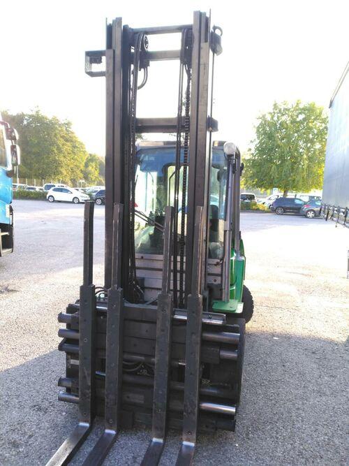 Chariot élévateur diesel CESAB M335D 2401 - disponible en occasion et en location de courte à longue durée_2