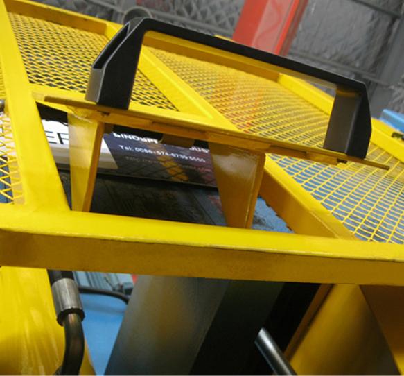 Presse à balles verticale Sinobaler - Traitement intensif pour carton et déchets - Modèles SVBS2-300S8060, SVBS2-300S11076, SVBS2-300S15276 (HD), SVBS2-500S15276_2