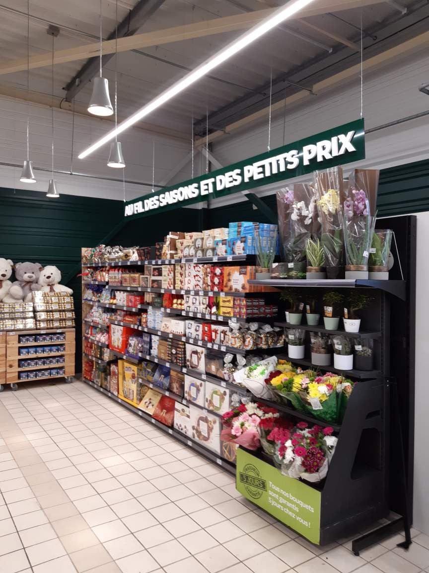 Muraux spécifiques sur mesure - Conception de linéaires pour l'agencement de magasins_2