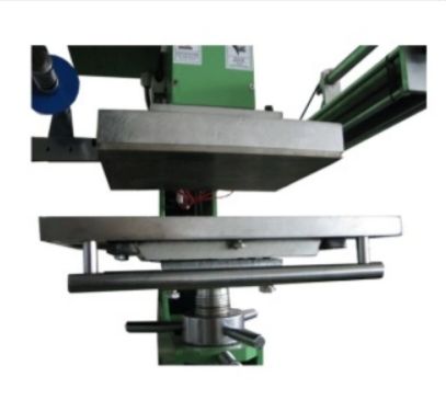 H-TC2129 - Machine pneumatique de marquage à chaud KC - avec table de travail ajustée et certification CE_2