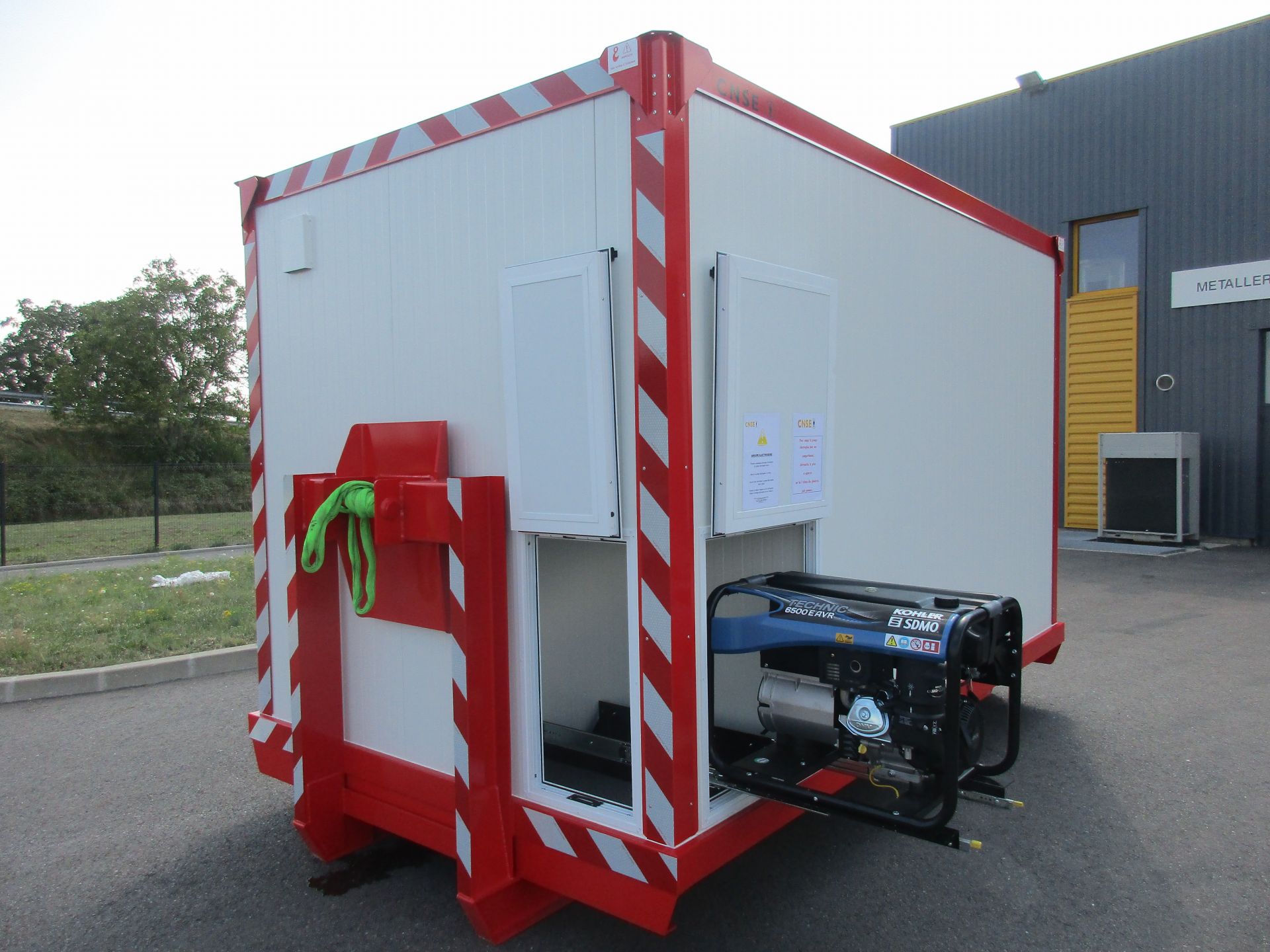 SAS de décontamination conforme ED6244 avec douche intégrée