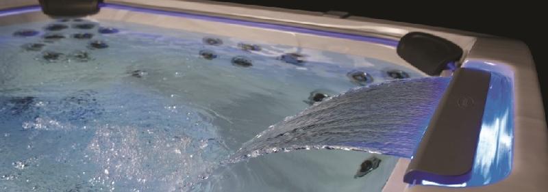 J-500 - Spa Jacuzzi avec design innovant et hydromassage performant_2