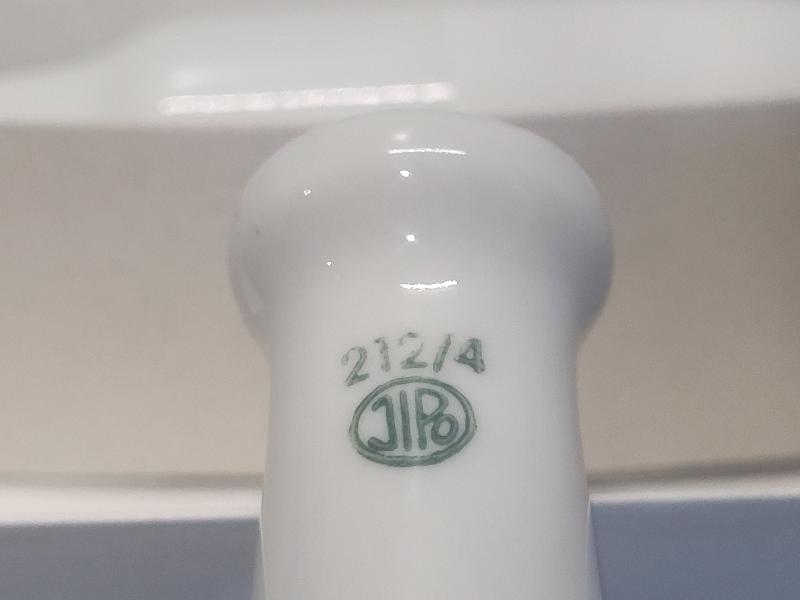 Pilon en porcelaine forme française JIPO_2
