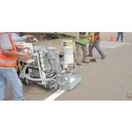 Rp100-1h - Machine de marquage routier Hofmann - Débit d’air jusqu’à 320 l/min - Moteur Honda 4,0 kW - Réservoir 115 l_2