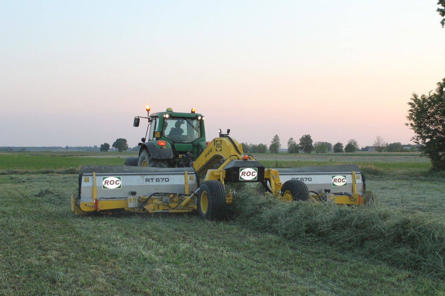 Rt 870 - Andaineur à tapis ROC SRL - Système de suspension arrière unique et ramassage révolutionnaire_2