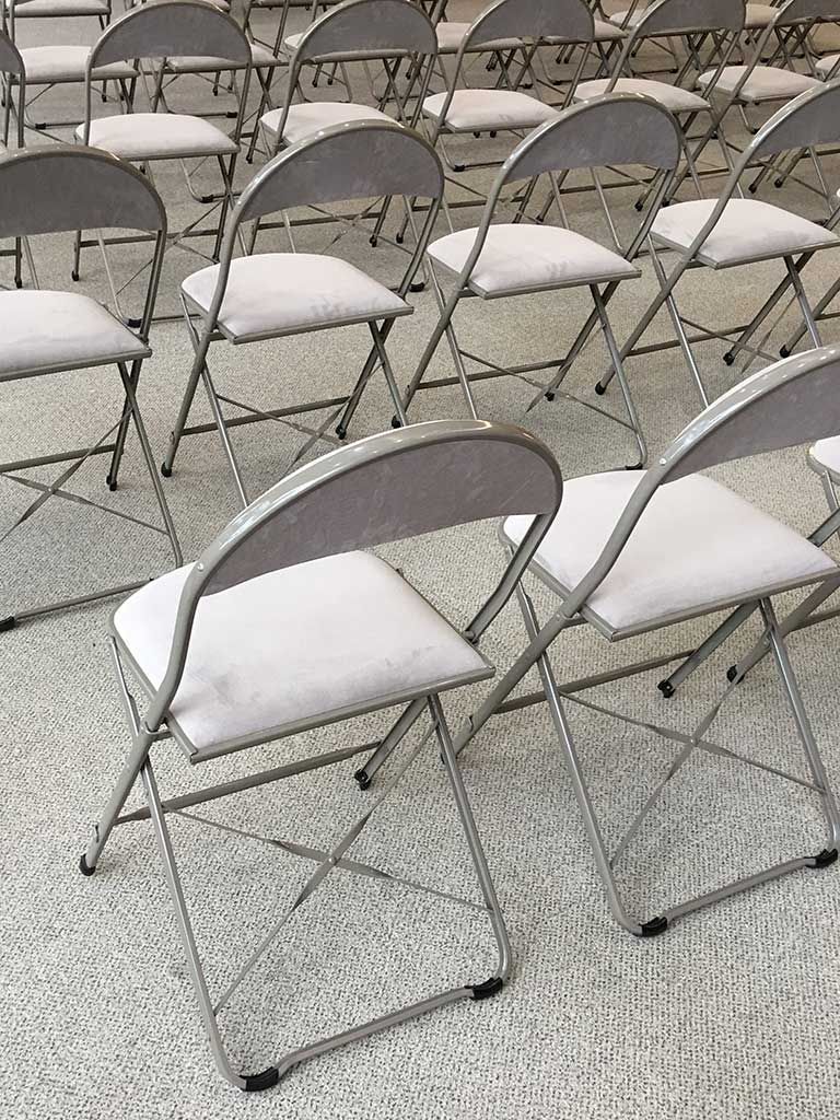 Archibald - Chaise pliante en velours non feu M1 - structure en U extra plate - fabriquée en France_2