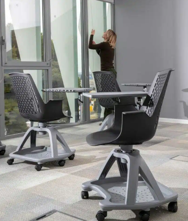 Mobilier scolaire ergonomique et durable pour salles de classe modernes_2