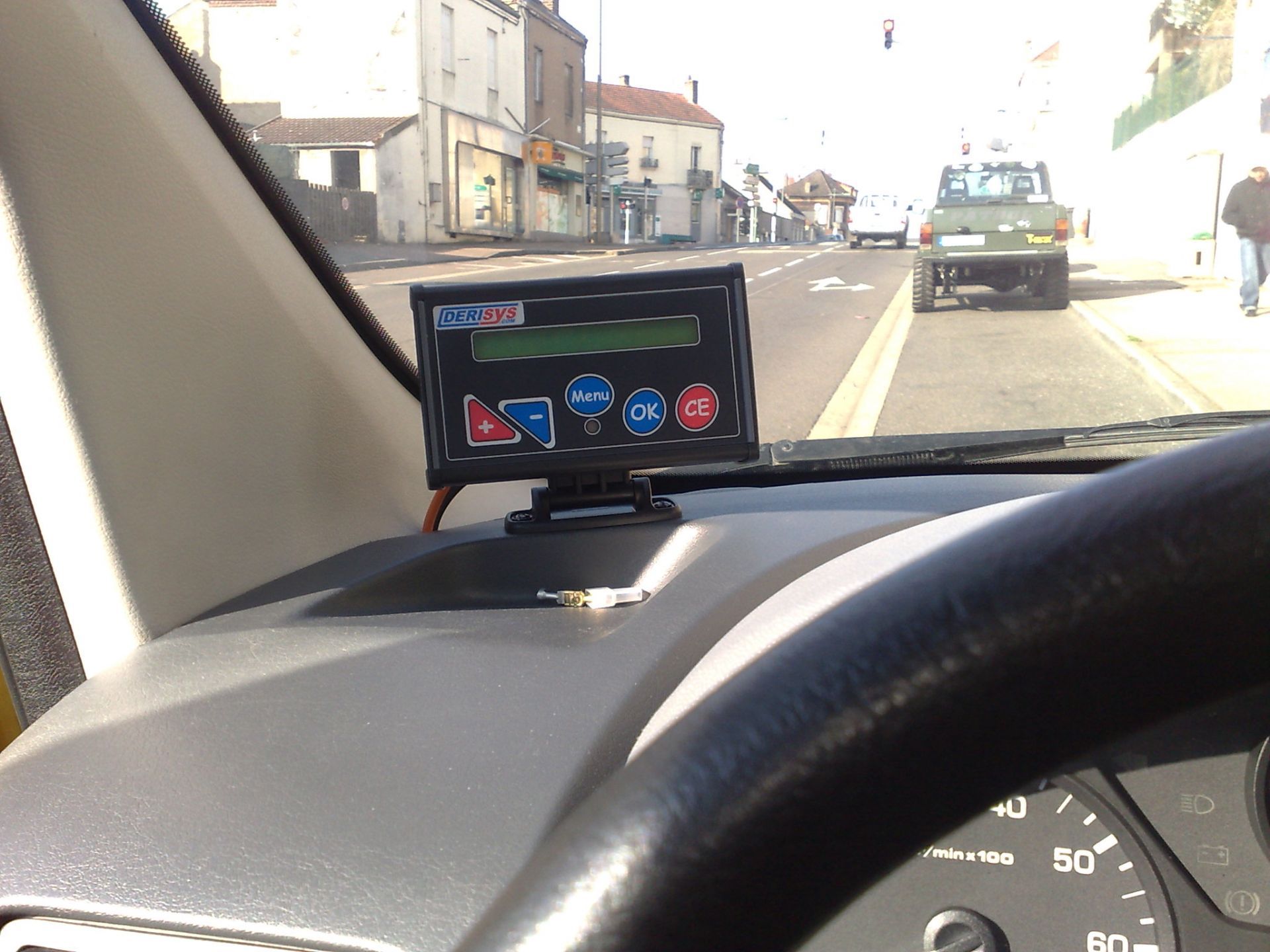 Mesureur de hauteur anticollision ponts et tunnels pour les camions OGP Camion_2