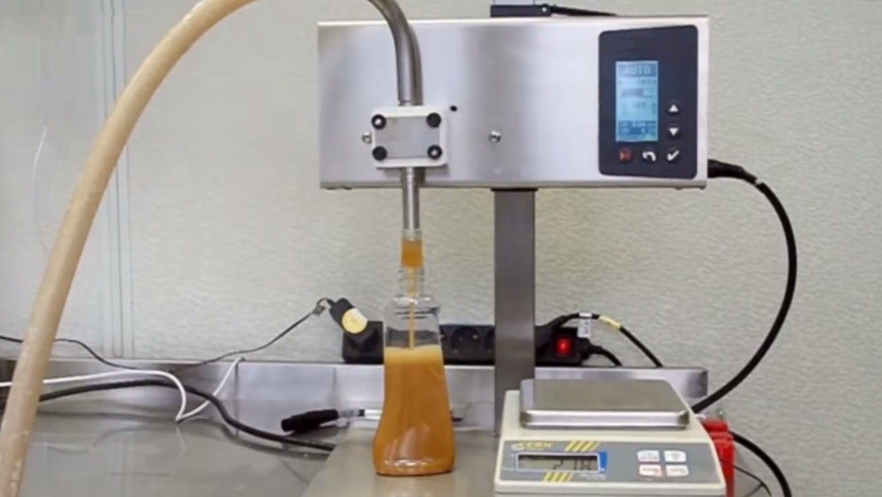 Remplisseuse semi-automatique FGY04 - Produits fluides de 100 à 1000 g_2