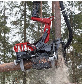 S132 - Tête d'abattage Komatsu - Largeur max. 1689 mm, force de traction élevée et ébranchage efficace_2