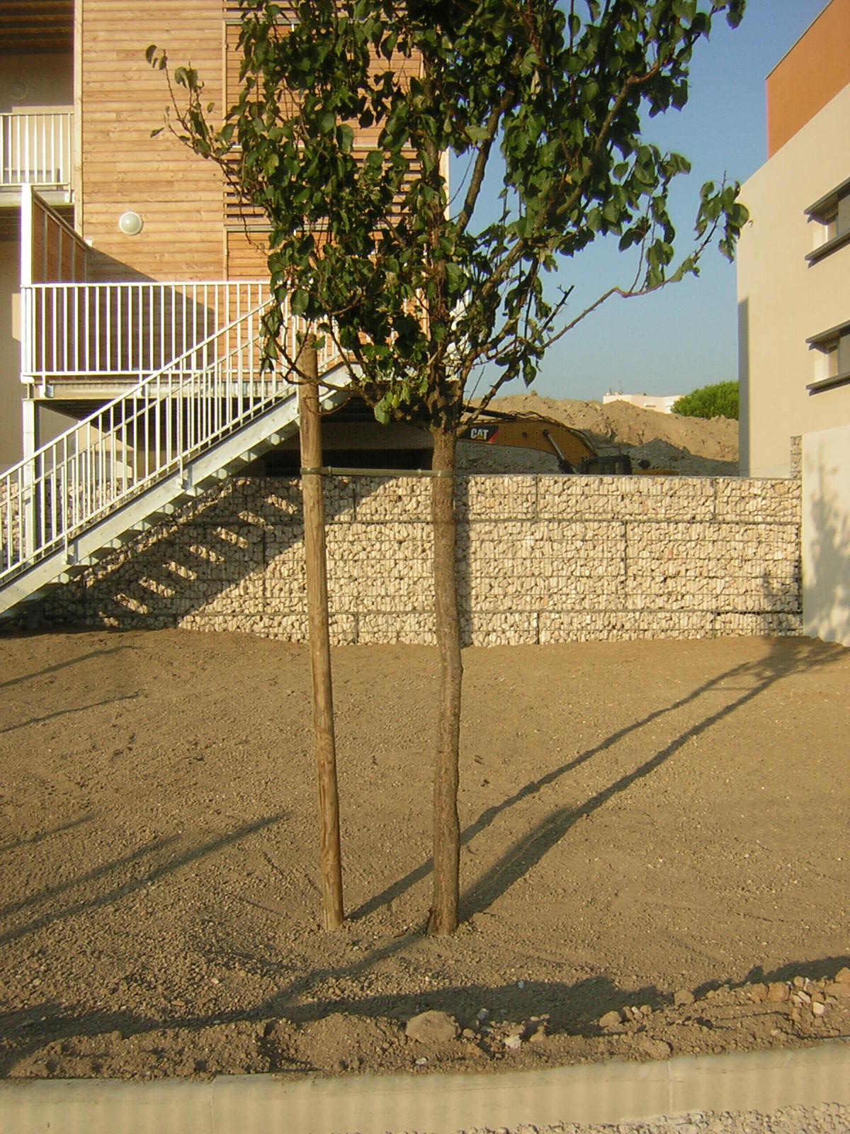 Mur de clôture - Gabion STONEBOX® avec panneau en U et remplissage en pierre granulométrie 80/150 mm_2