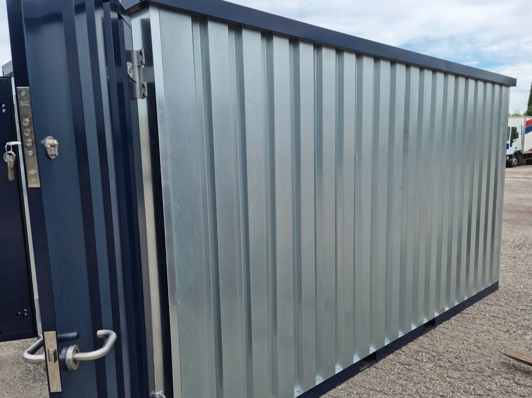 Conteneur à monter soi-même avec anneaux de levage intégrés