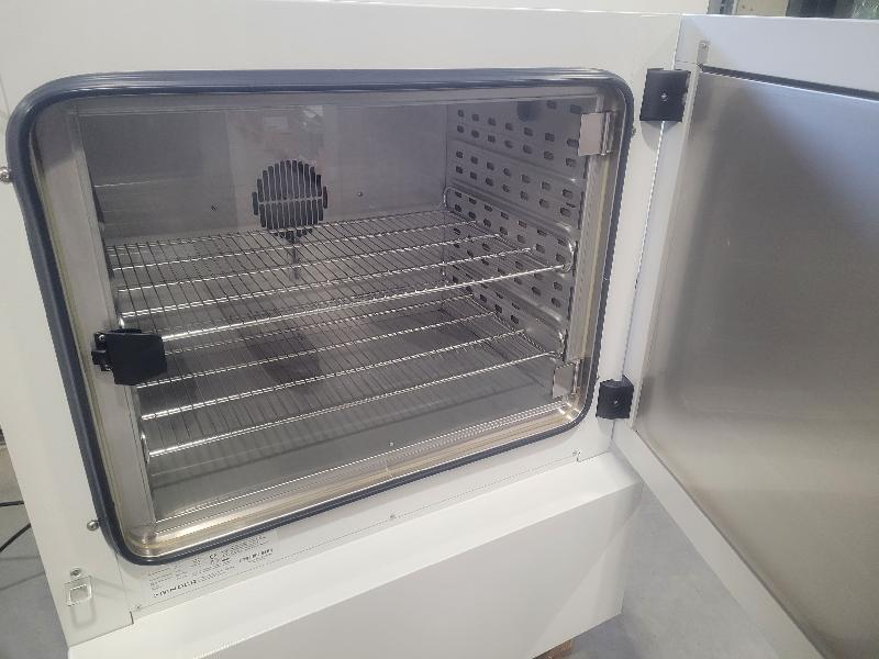 Incubateur / étuve réfrigéré BINDER KB-115 avec convection forcée 100°C_2