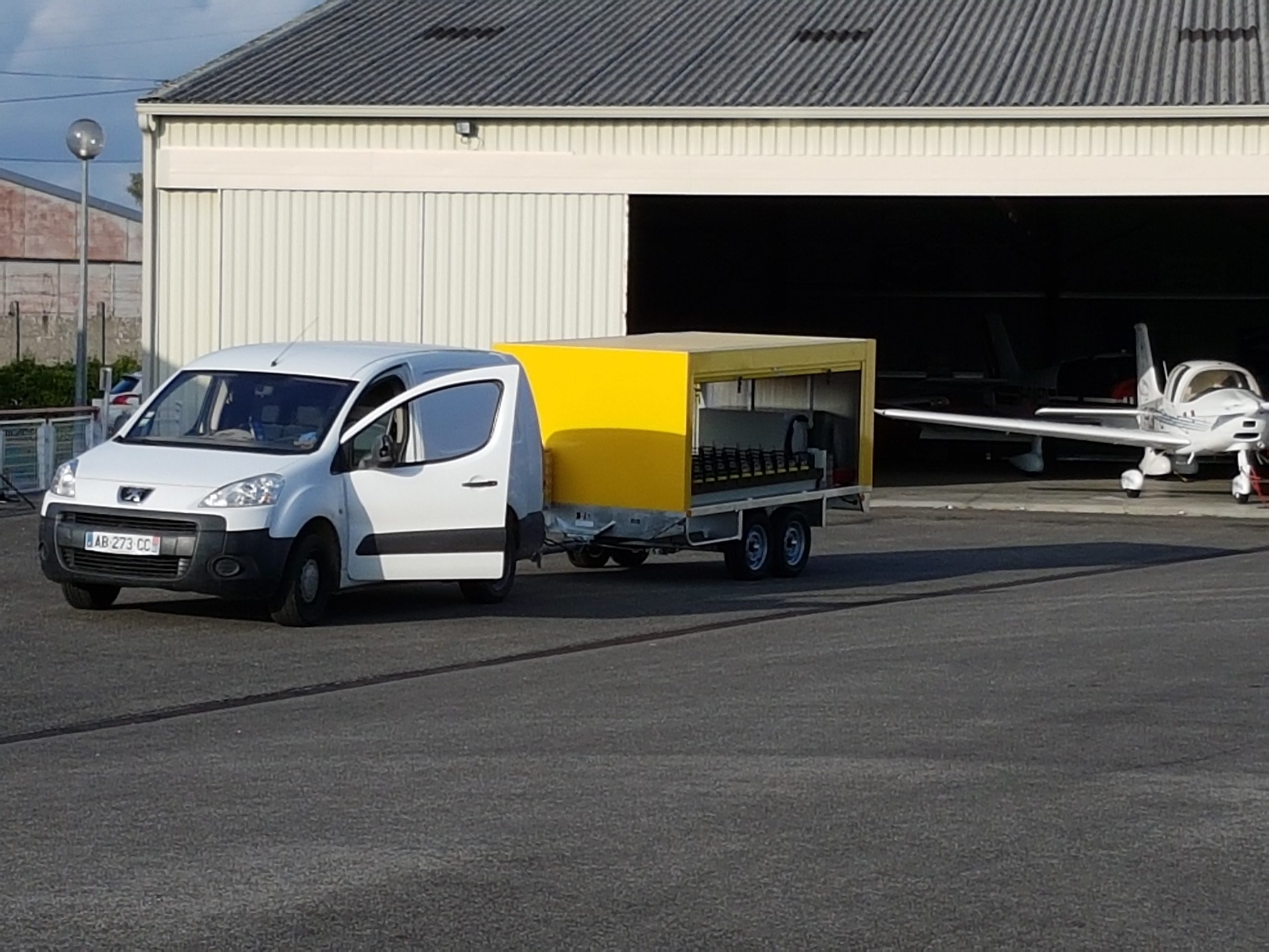 Remorque de balisage civile 60 ou 84 feux BA13X avec volets roulants en aluminium_2