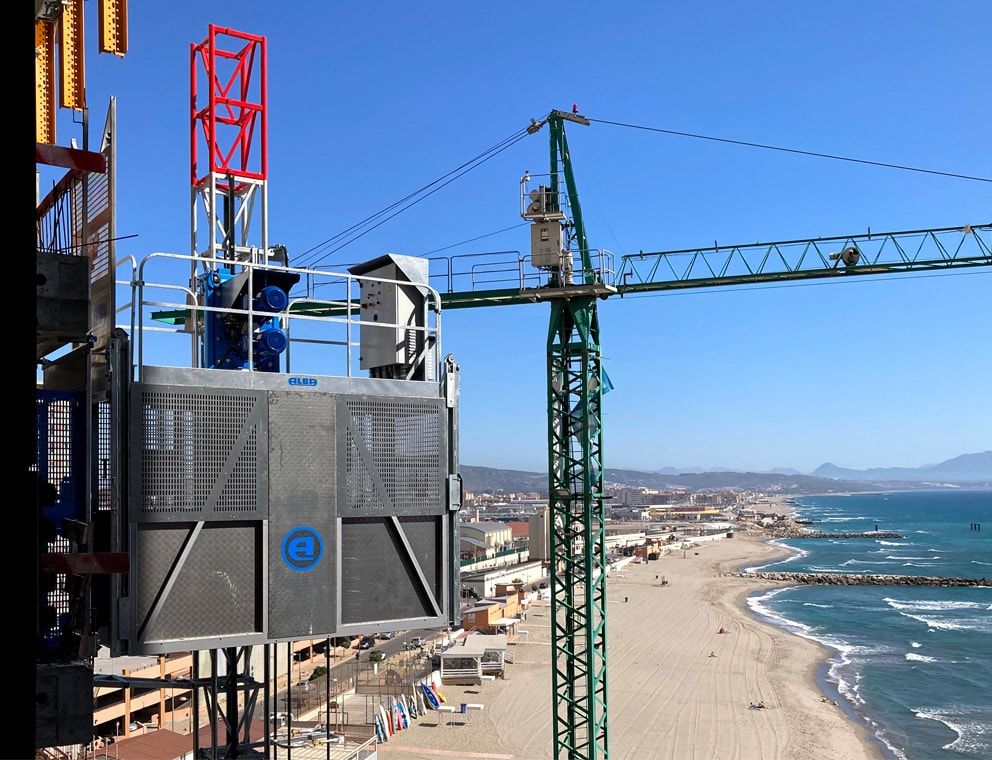 Ascenseur de chantier pour personnes et matériaux jusqu'à 2000 kg - EDC 2000_2