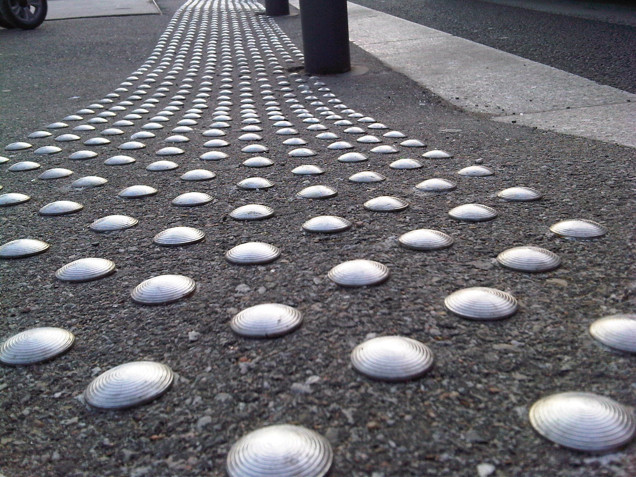 Clou podotactile a sceller inox a2/304 tige standard (ab)_2