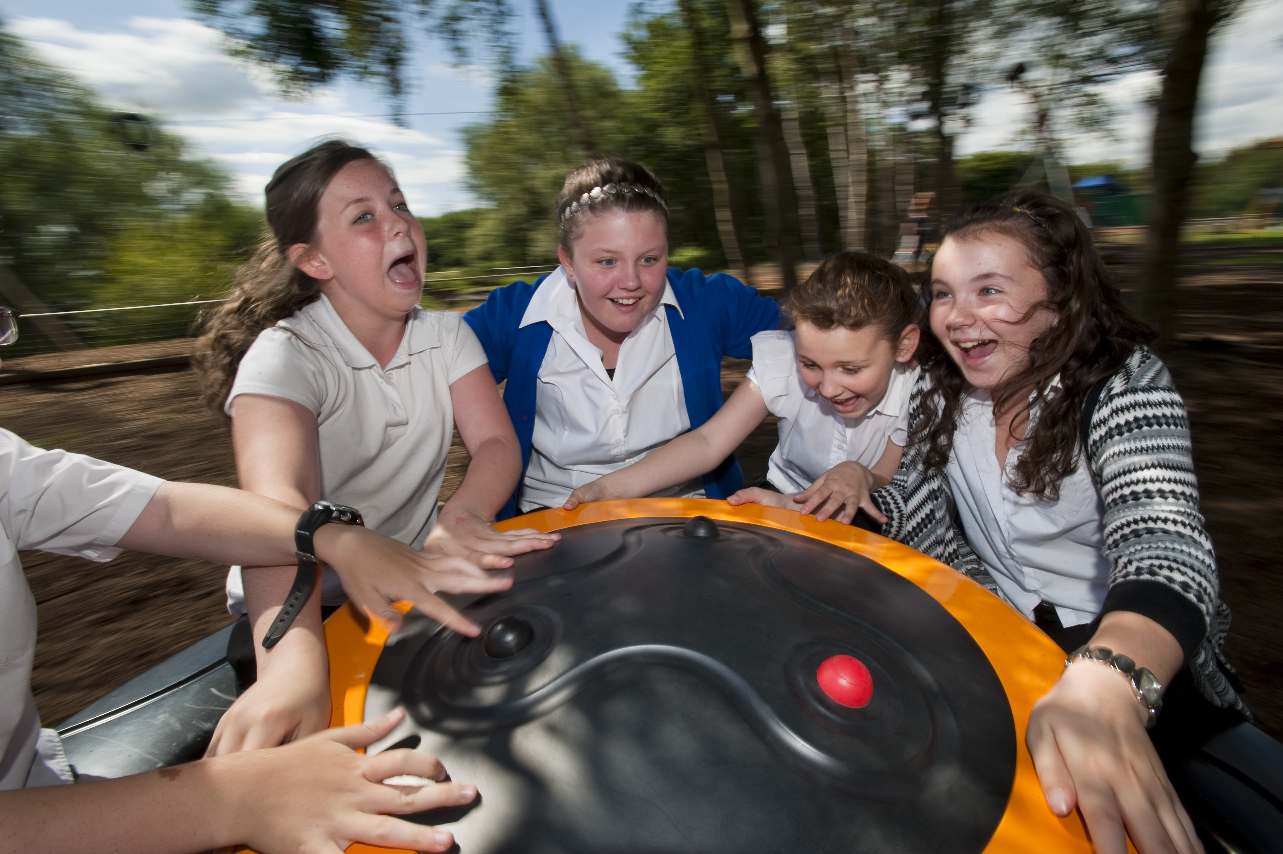 Manège orbit pour aires de jeux - Réf 8050350-2 - Noir - Scellement béton - HAGS_2