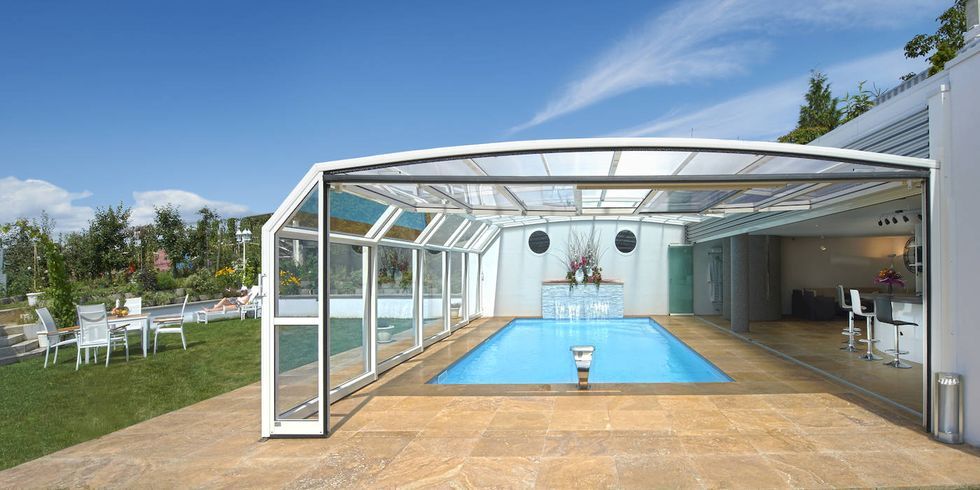 Espace bien-être couvert avec l'abri de piscine Paradiso Venezia