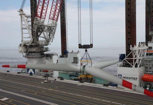 Grues portuaires CAL 45000 - CAL 64000 - Liebherr - capacité de levage max 1200 à 1700 t - conception Crane Around The Leg_2