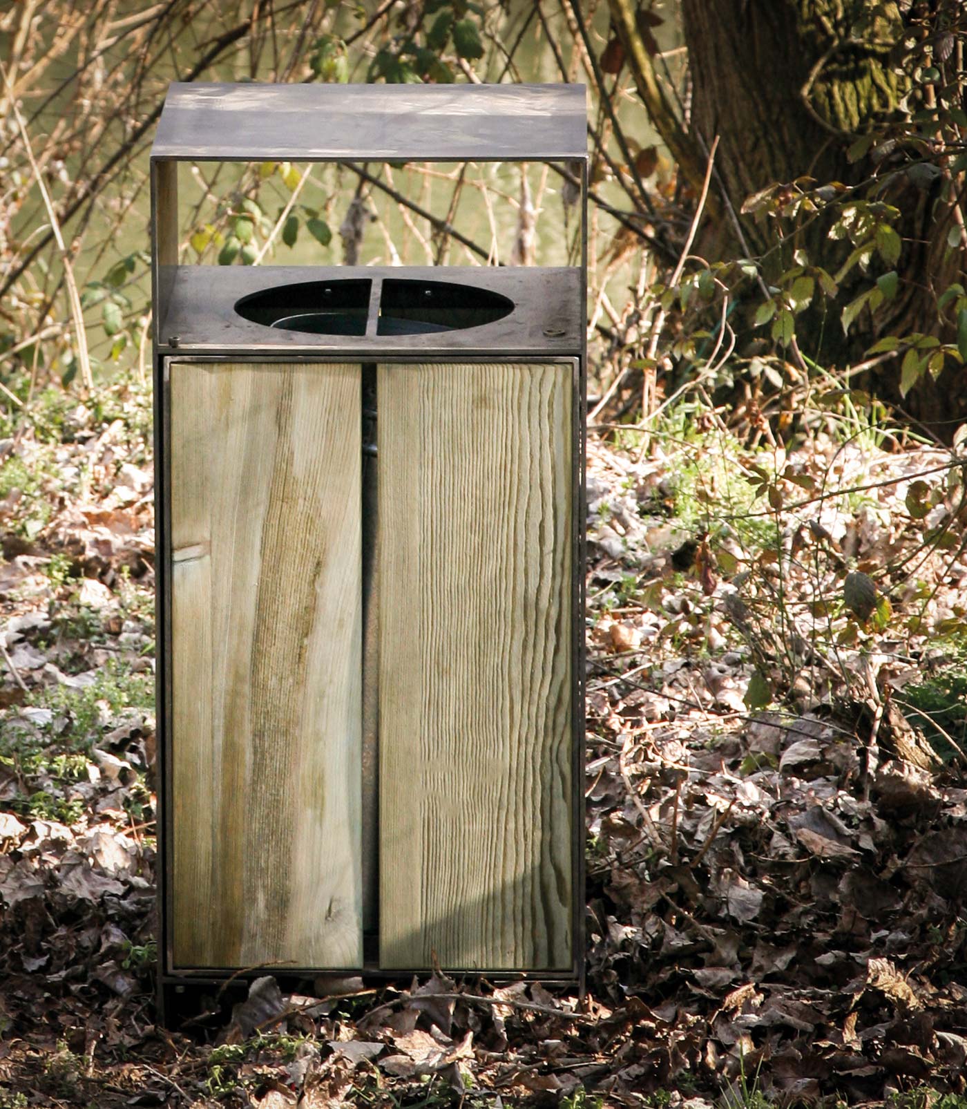 Poubelle publique Gavarres PA611 - structure en acier Corten et lattes en bois traité_2