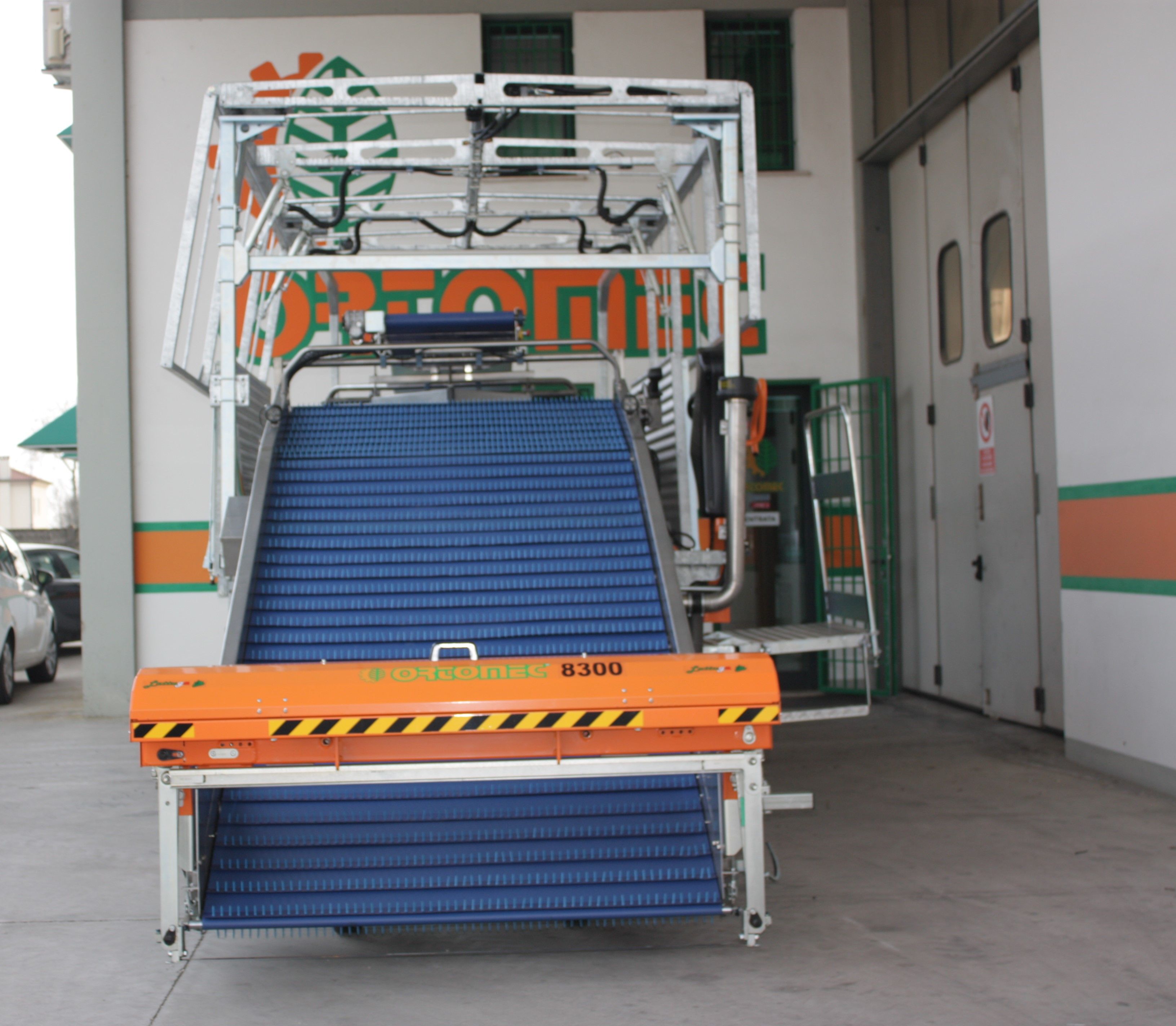 Récolteuse de légumes 8300 lattuga - ortomec srl - puissance du moteur 50 à 75 cv - largeur de la tête de récolte 130 à 180 cm_2