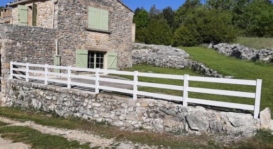 Clôture en PVC très ajourée de haut de gamme - RANCH - Gamme classique_2