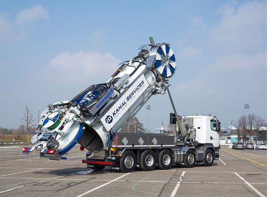 Hydrocureur équipé d'un système de recyclage ROTOMAX pour une efficacité accrue