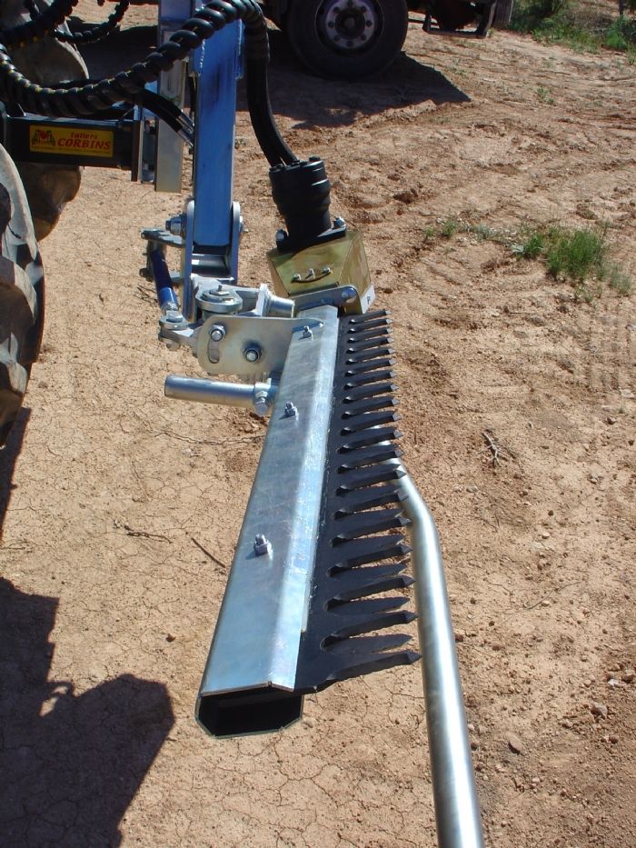 Découpeuse castor - prétailleuse - corbins - pour les bas des oliviers et les fruitiers_3