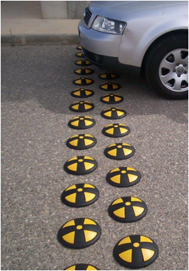 Ralentisseur circulaire en caoutchouc recyclé, utilisable également comme plot de délimitation de places de parking ou séparation pour pistes - PIN'S_2