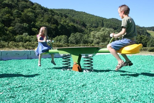 Balançoire mono feuille sur ressort - JIN-0413 - Husson International - Tranche d'âge 2-8 ans - Dimensions 2686x405x757 mm_2