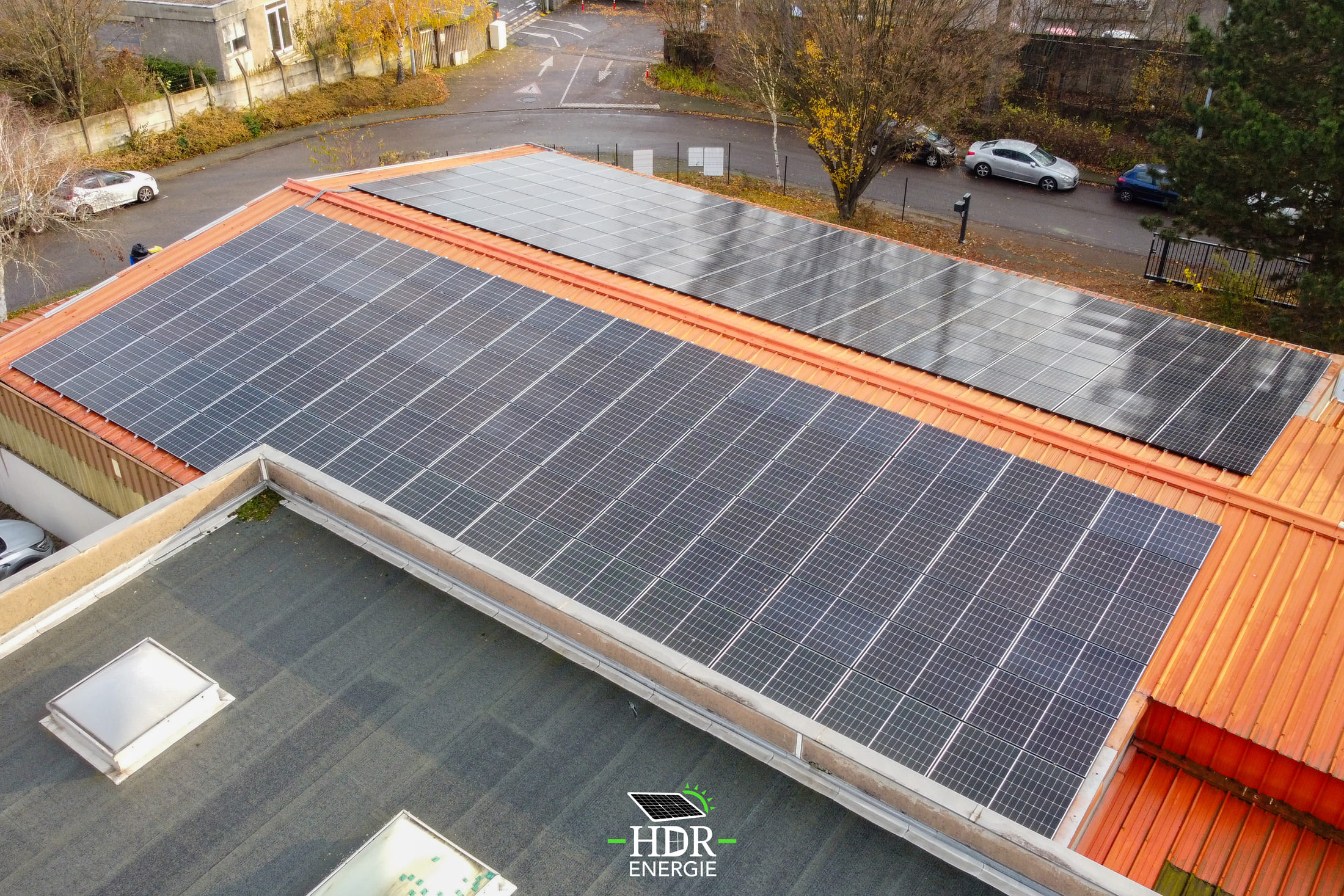 Bâtiment tertiaire photovoltaïque - 176 panneaux - 400 m² - 78kWc_2