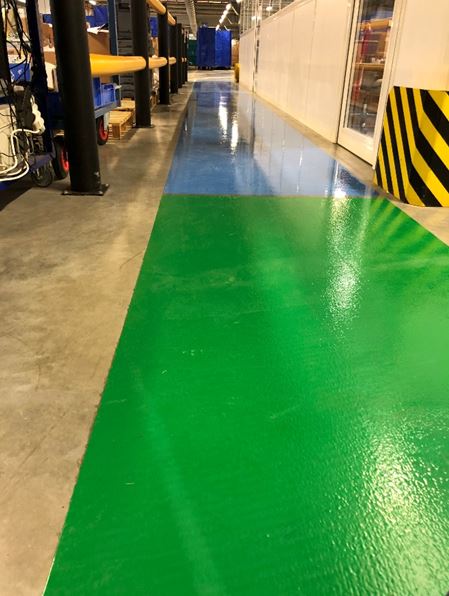 Marquage au sol par le résine Epoxydique idéal pour le parking et les zones industrielles_2