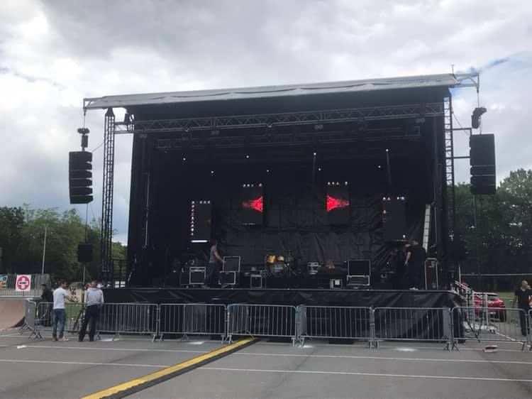 Location de scène mobile - 60 à 160 m² avec options annexes_2