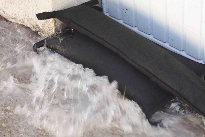 3 lots de 3 sacs anti-inondations - 30 x 61 cm - matériau absorbant non polluant - 14 kg après absorption_2