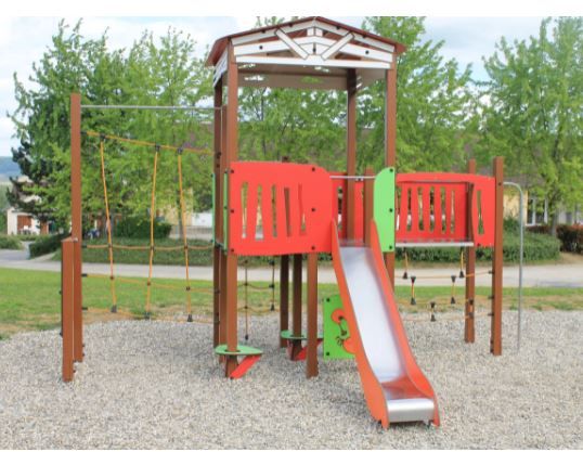 3760 - Structure pour aire de jeux Transalp - Maison haute avec grande toiture, toboggan et équipements ludiques_2