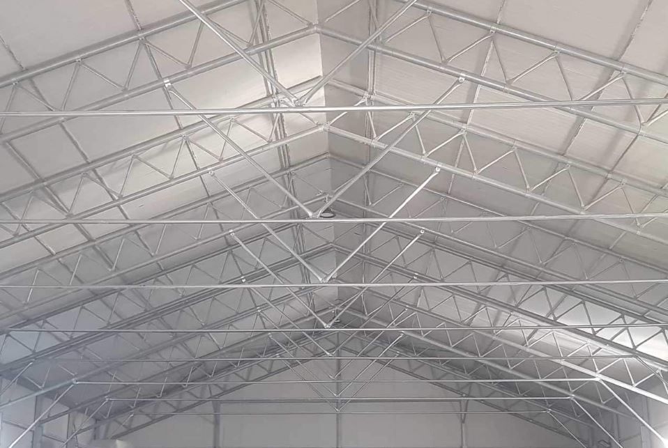 Hangar de stockage avec résistance accrue aux charges veserrerticales - Multisunart TR_2