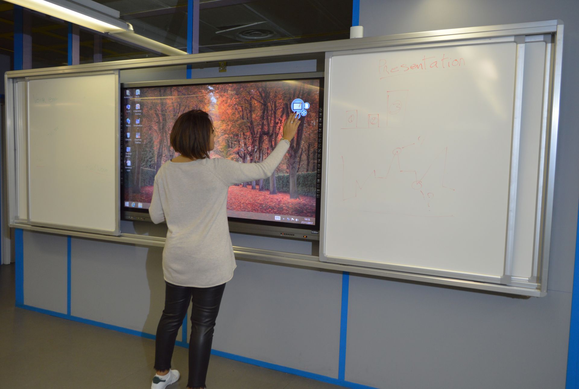 Support mural pour écran interactif et tableaux blancs
