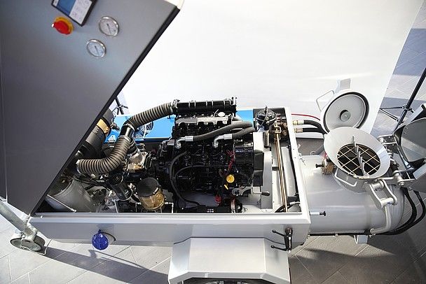 Machine à chape avec cuve de malaxage de 260 litres