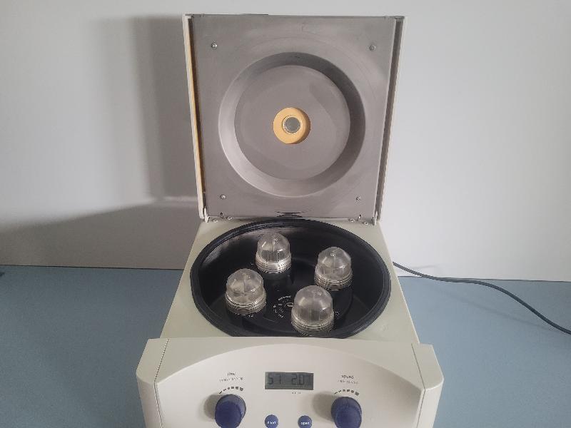 Centrifugeuse de laboratoire EPPENDORF 5702 avec rotor A-4-38_2